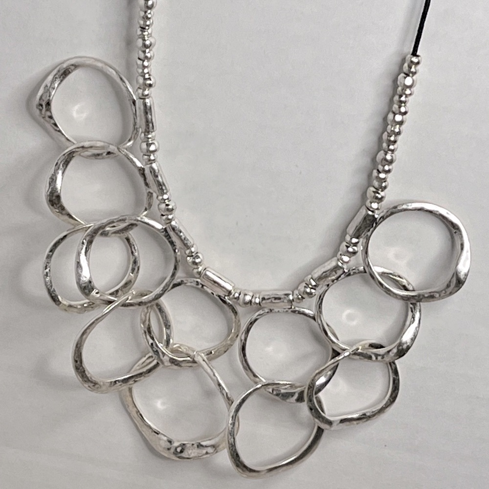 Bella 🐝 Uno Silver bold style women's orbital rings necklace